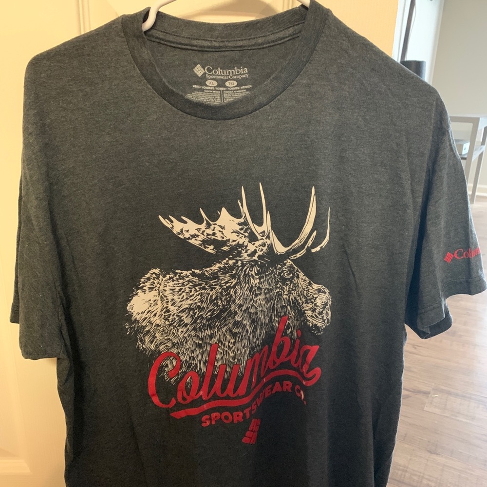 Columbia dri fit style shirt, XL